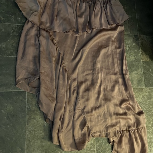 Silky midi ruffle skirt with slit!!! Worn once - Picture 3 of 8